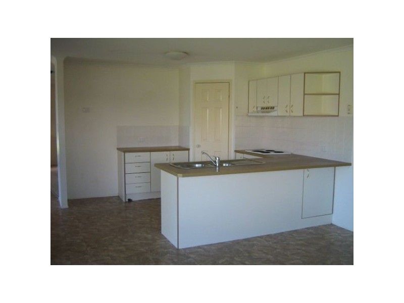 14 Bream Court, Sandstone Point QLD 4511