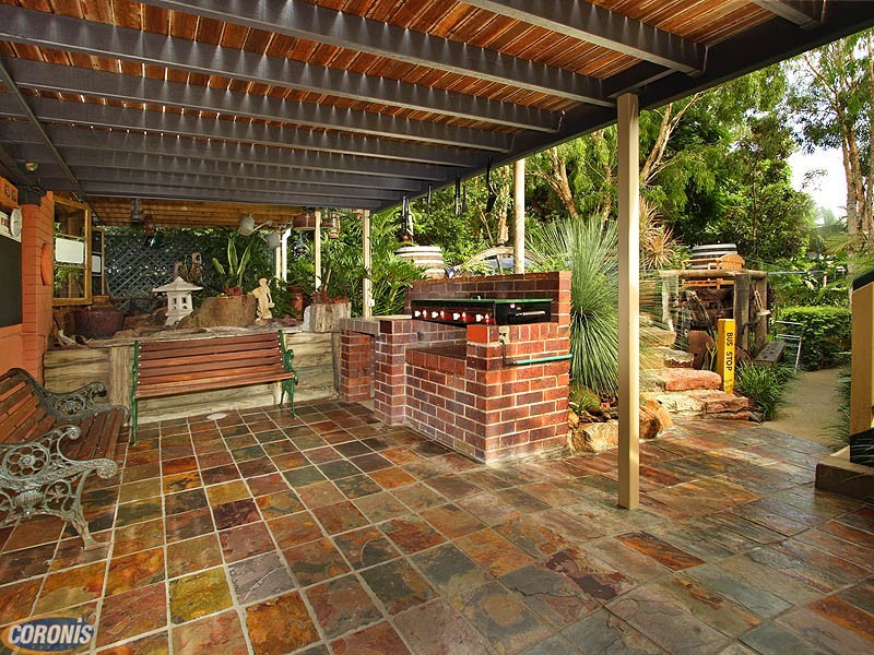 Arana Hills QLD 4054