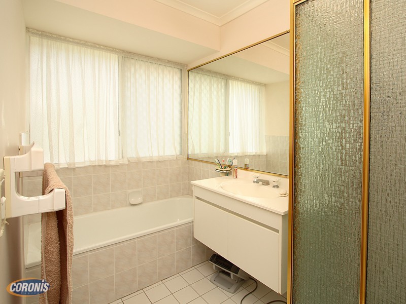 18 Martindale St, Chermside West QLD 4032