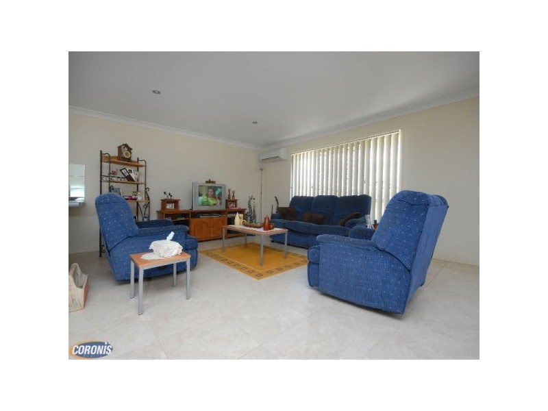 2/27 Cadell Crescent, Rothwell QLD 4022