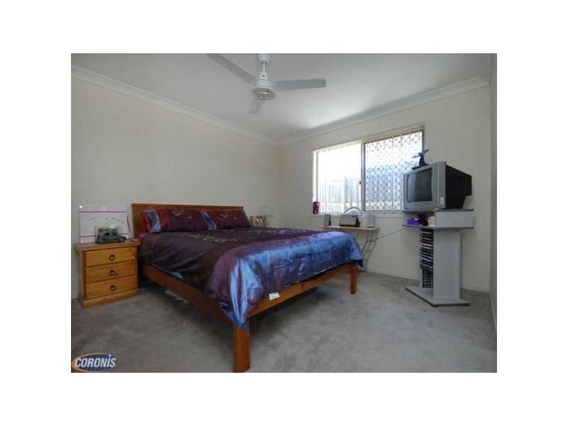 2/27 Cadell Crescent, Rothwell QLD 4022