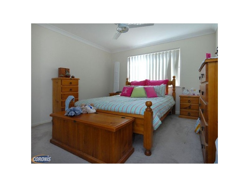 2/27 Cadell Crescent, Rothwell QLD 4022