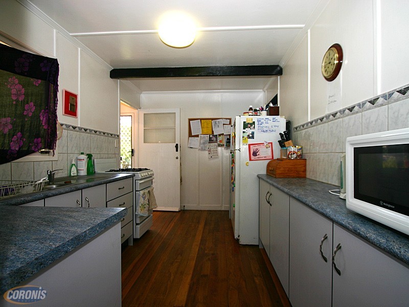 6 Aldren Street, Stafford Heights QLD 4053