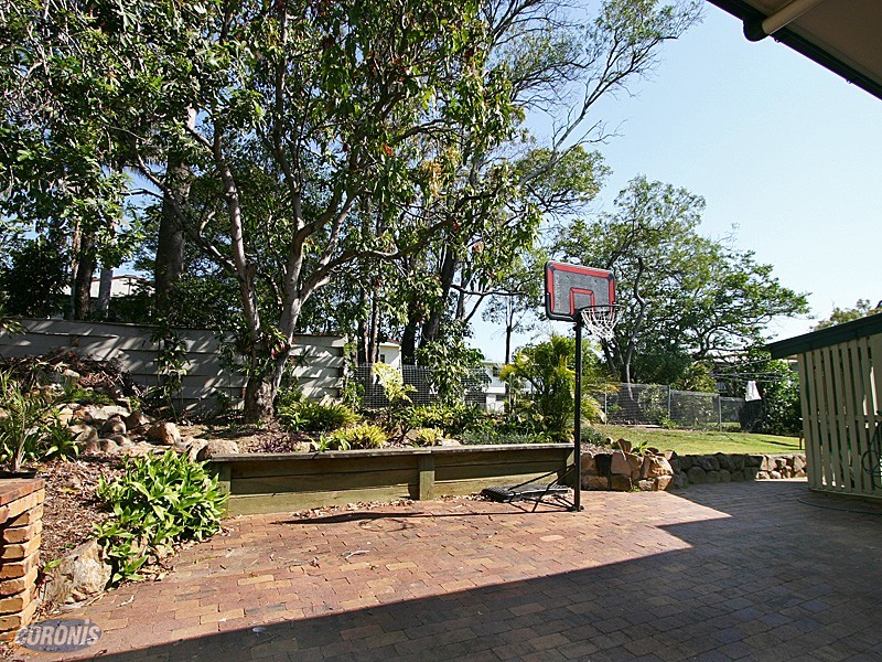 6 Aldren Street, Stafford Heights QLD 4053