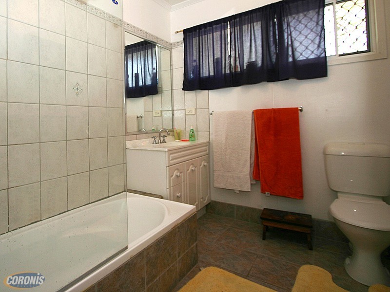 6 Aldren Street, Stafford Heights QLD 4053