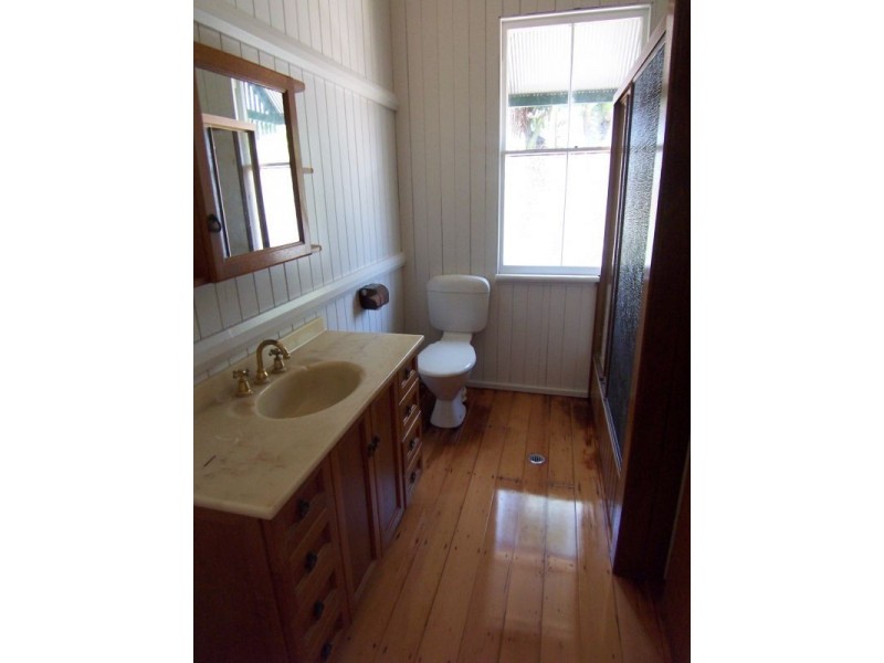 68 Lanham Avenue, Grange QLD 4051