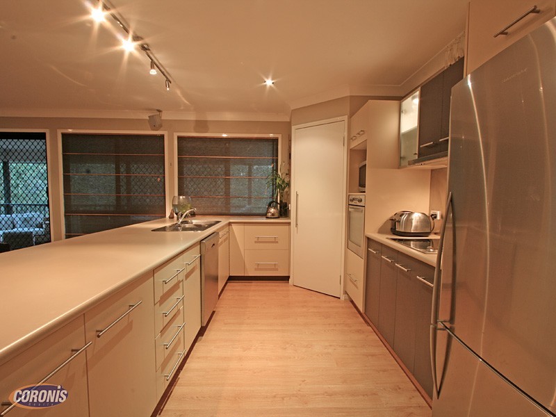 Arana Hills QLD 4054