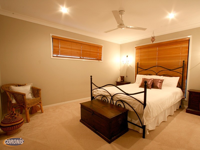 Arana Hills QLD 4054