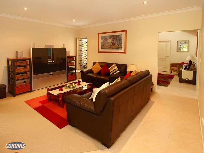 8 Brennan Road, Scarborough QLD 4020