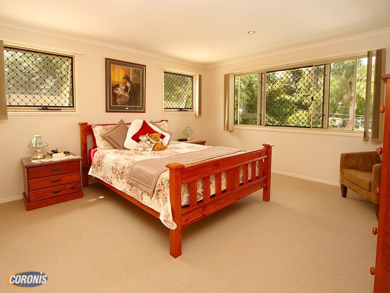 8 Brennan Road, Scarborough QLD 4020