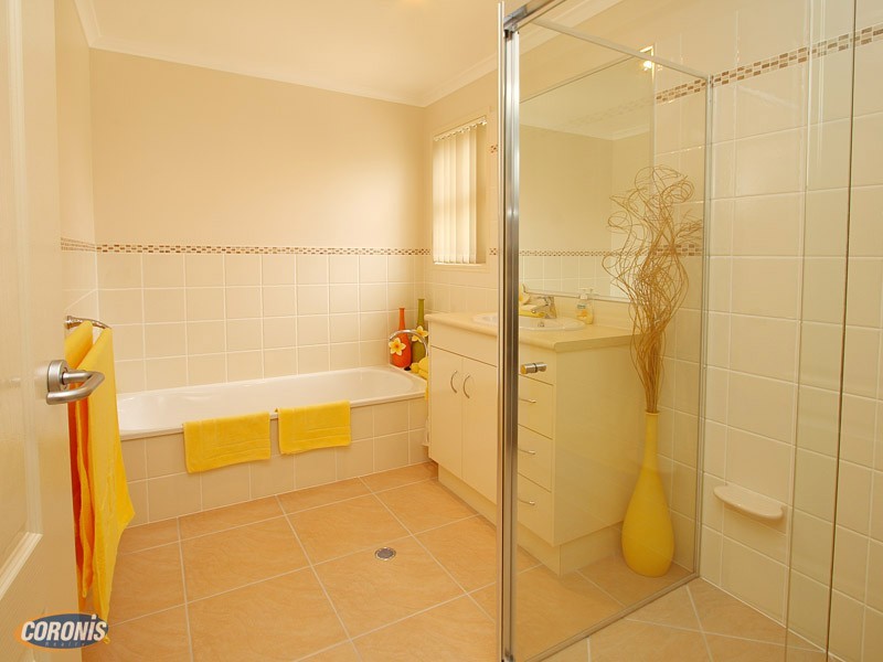 8 Brennan Road, Scarborough QLD 4020