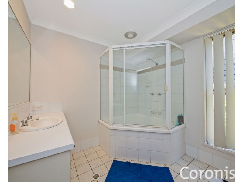 1 Caswell Place, Arana Hills QLD 4054