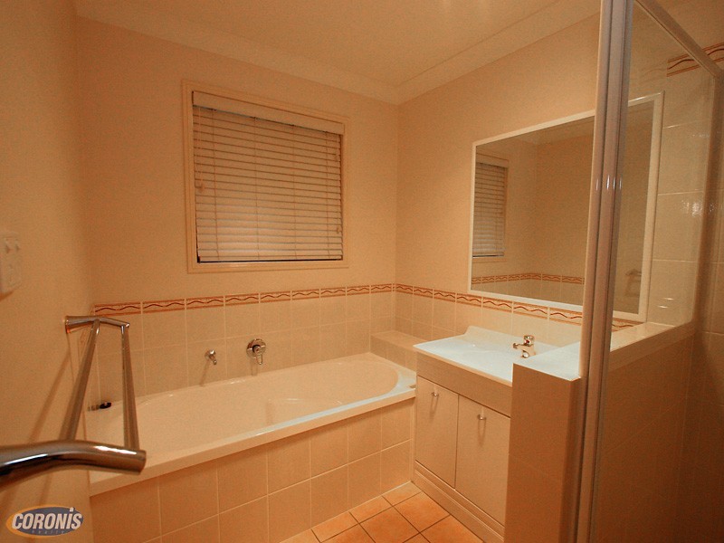 Arana Hills QLD 4054