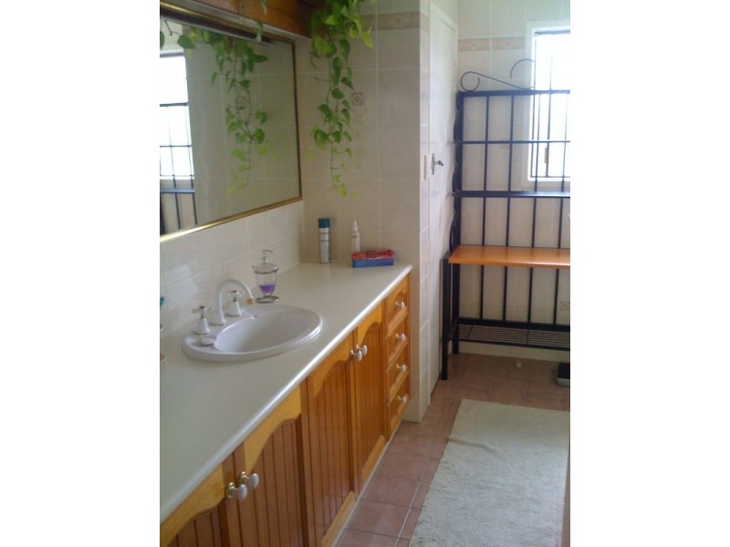 10 Coles Street, Arana Hills QLD 4054