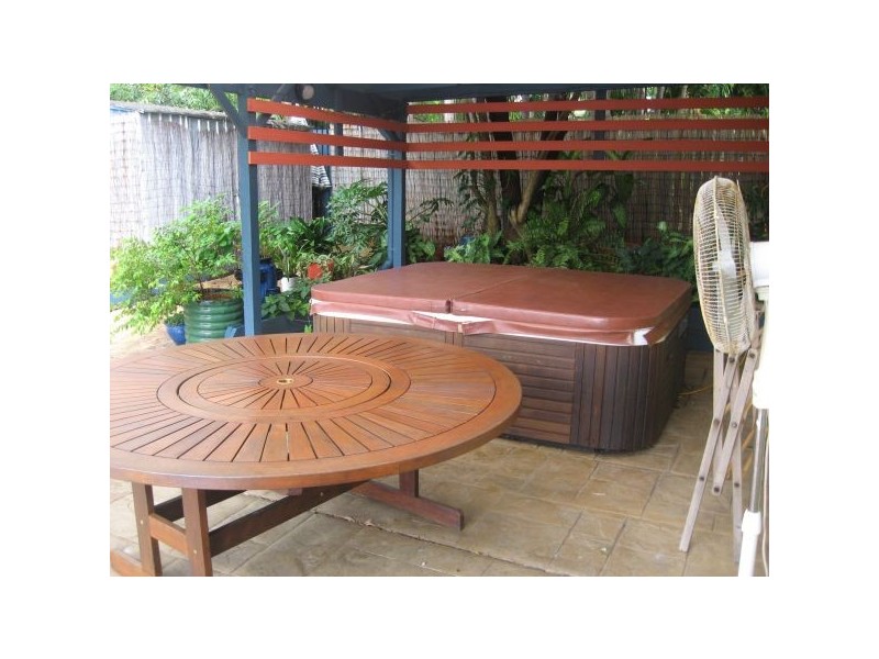 10 Coles Street, Arana Hills QLD 4054