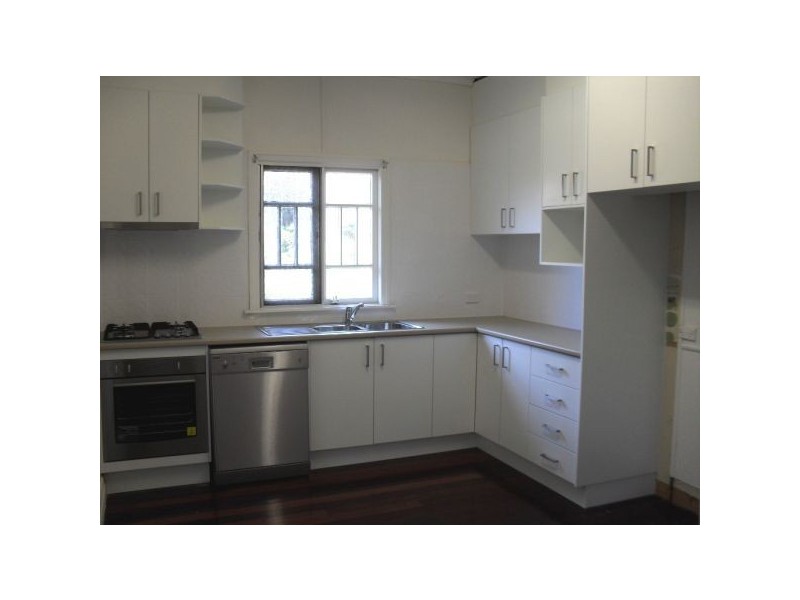 25 Myla Tce, Tennyson QLD 4105