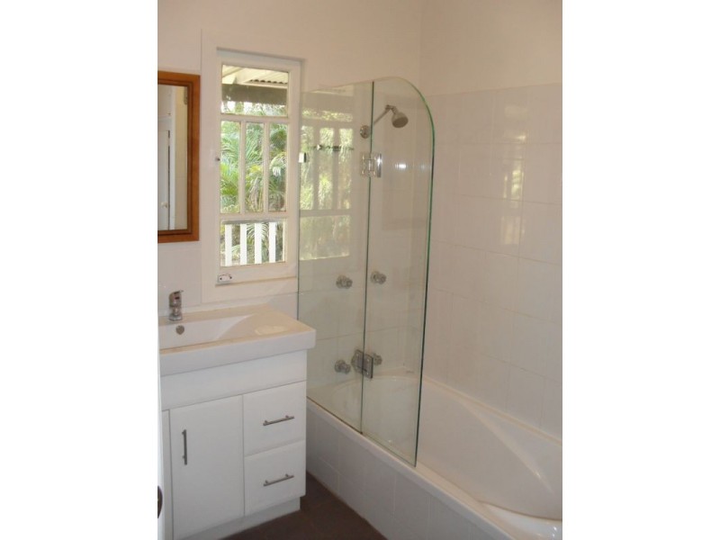 25 Myla Tce, Tennyson QLD 4105