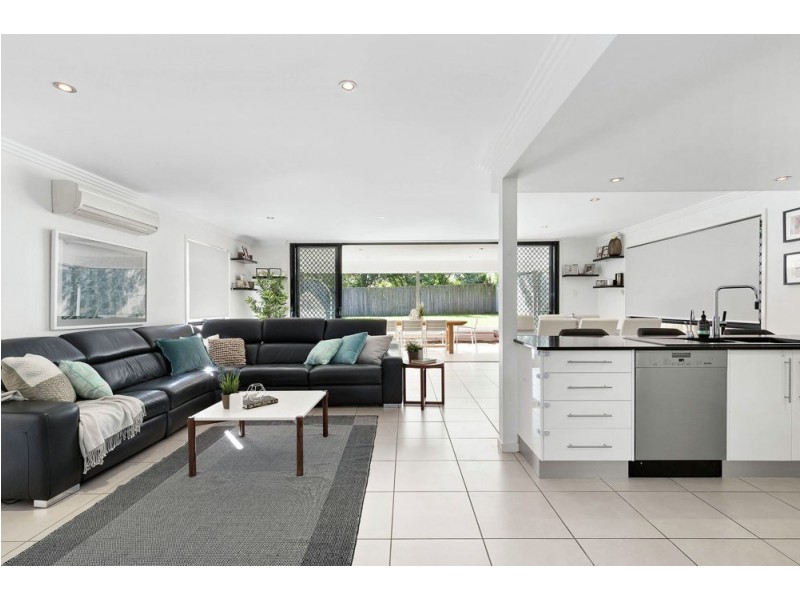 8 Watcombe Street, Wavell Heights QLD 4012