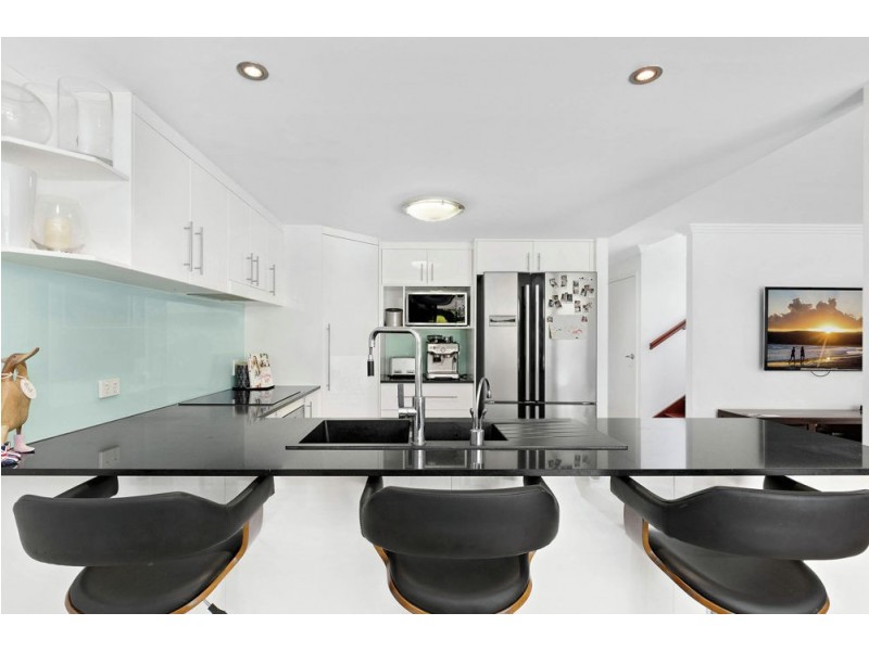 8 Watcombe Street, Wavell Heights QLD 4012