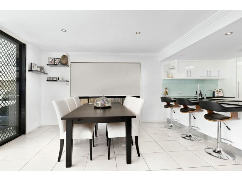 8 Watcombe Street, Wavell Heights QLD 4012