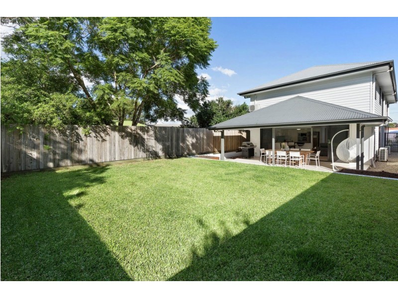 8 Watcombe Street, Wavell Heights QLD 4012