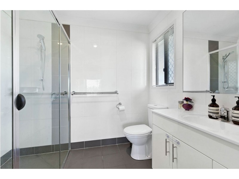 8 Watcombe Street, Wavell Heights QLD 4012