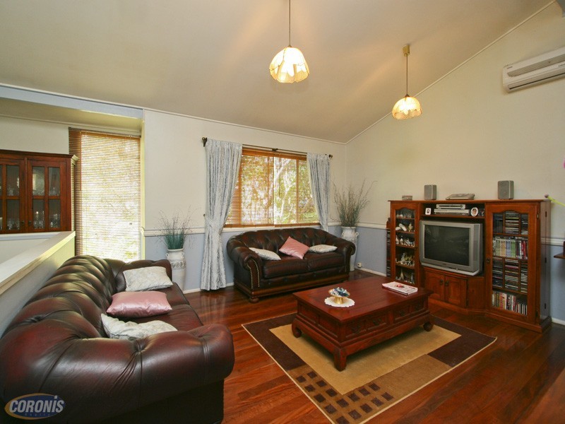 Arana Hills QLD 4054