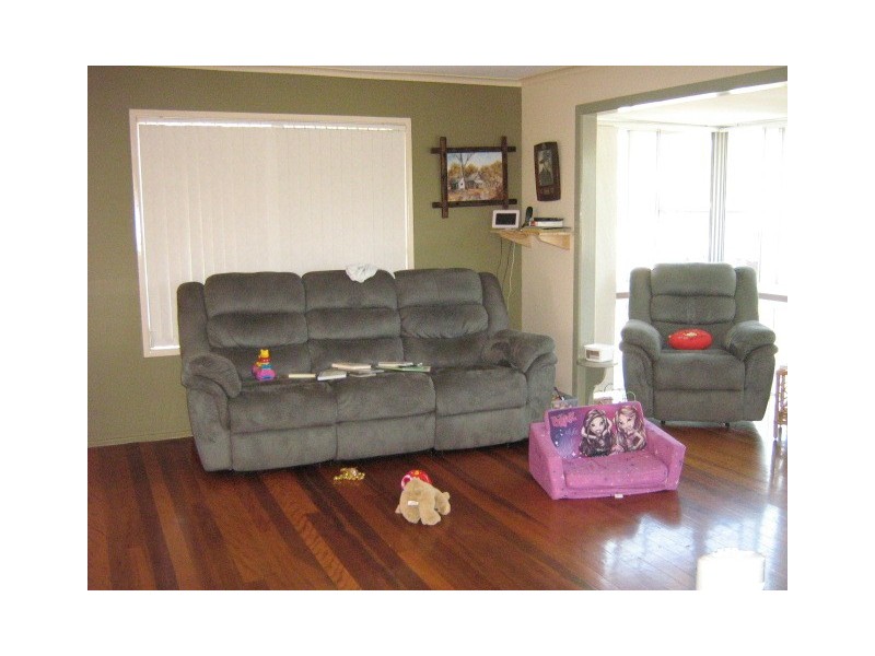 16  Campbell Street, Kallangur QLD 4503