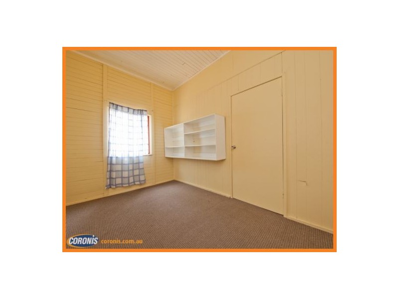 44 Railway Street, Booval QLD 4304