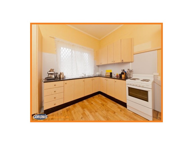 44 Railway Street, Booval QLD 4304