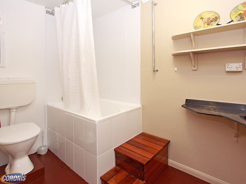 60 Longland Street, Redcliffe QLD 4020