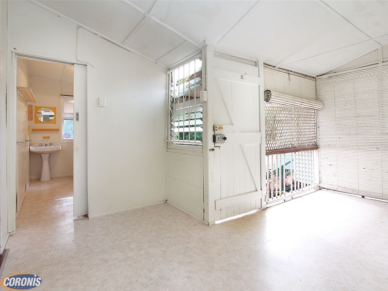 121 Albion Road, Windsor QLD 4030