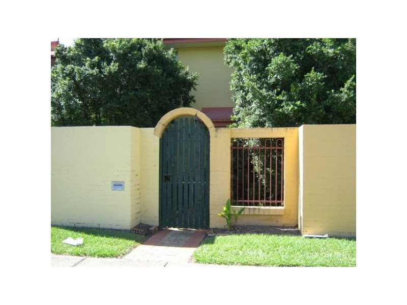 4/16  Hayes Street, Caboolture QLD 4510