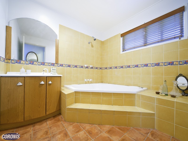 Arana Hills QLD 4054