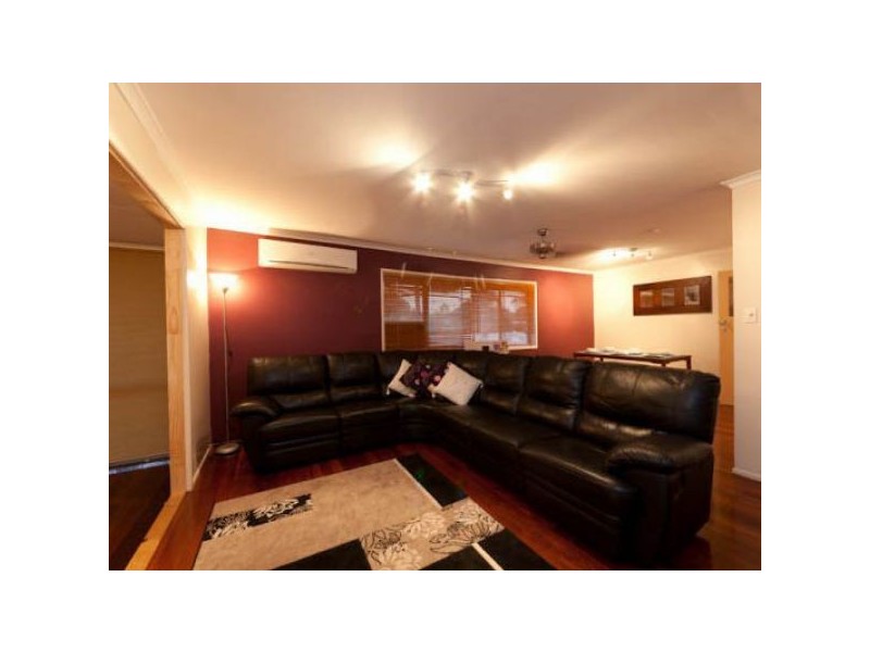 20 Rinavore Street, Ferny Grove QLD 4055