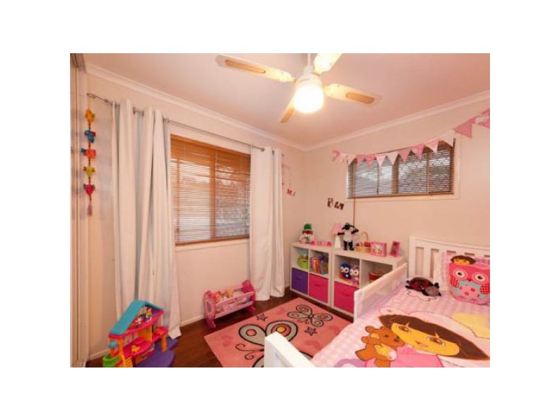 20 Rinavore Street, Ferny Grove QLD 4055