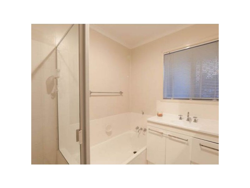 20 Rinavore Street, Ferny Grove QLD 4055