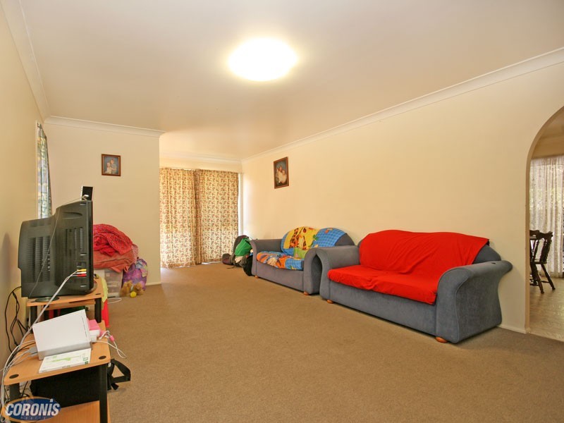 19 Donnegal Drive, Kallangur QLD 4503