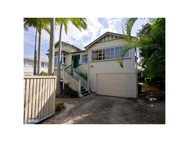 10 Seventh Avenue, Kedron QLD 4031