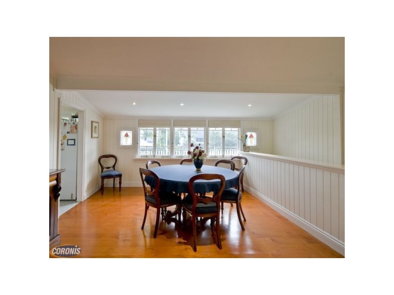 10 Seventh Avenue, Kedron QLD 4031