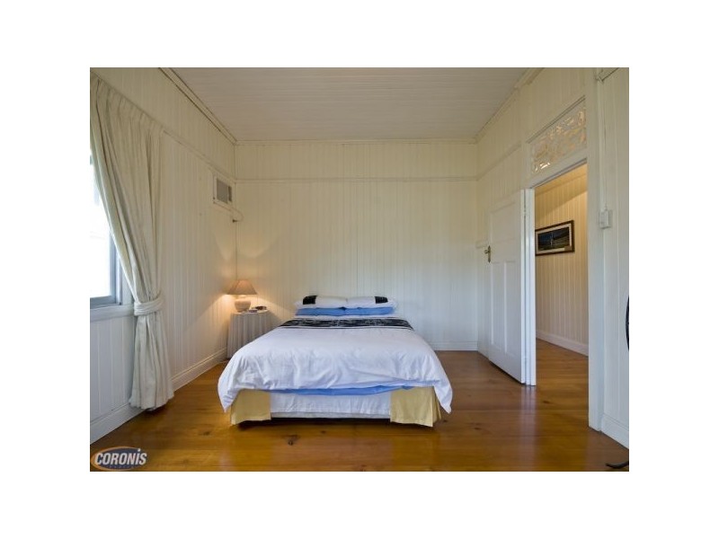 10 Seventh Avenue, Kedron QLD 4031