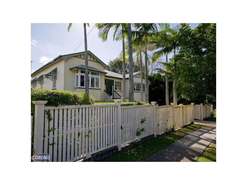 10 Seventh Avenue, Kedron QLD 4031