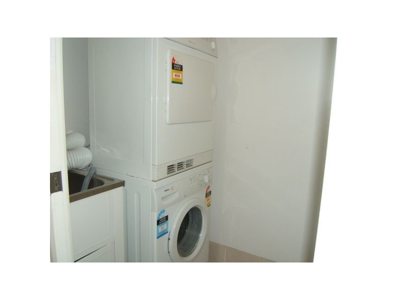 Unit 4, 30 Gayundah Esplanade, Woody Point QLD 4019