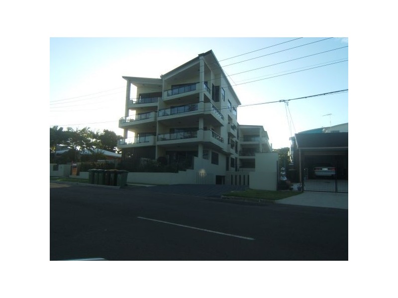 Unit 4, 30 Gayundah Esplanade, Woody Point QLD 4019