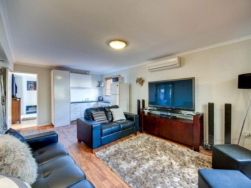 8 Larcombe Street, Zillmere QLD 4034