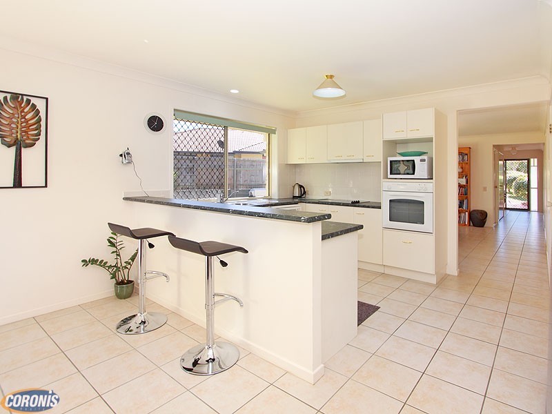 6 Myuna Place, Petrie QLD 4502