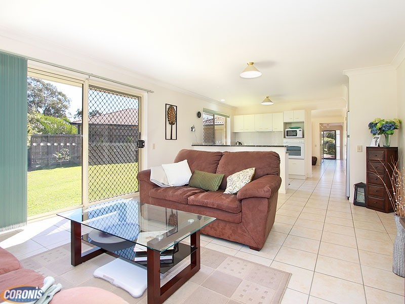 6 Myuna Place, Petrie QLD 4502