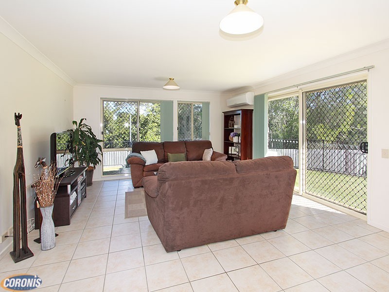 6 Myuna Place, Petrie QLD 4502