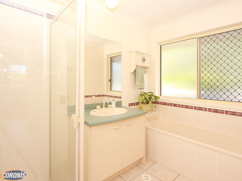 6 Myuna Place, Petrie QLD 4502