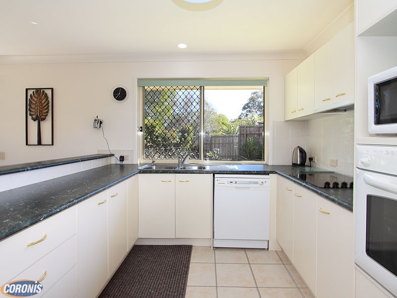 6 Myuna Place, Petrie QLD 4502